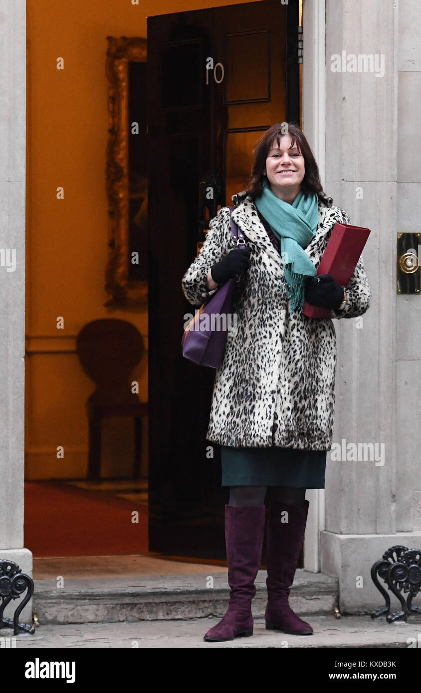 Claire Perry, chi frequenta il gabinetto come Ministro di Stato presso il Dipartimento per gli affari, di energia e di strategia industriale, arrivando a Downing Street, Londra, come il Primo ministro presiede la sua prima riunione di gabinetto seguente rimpasto di stoviglie rosse. Foto Stock