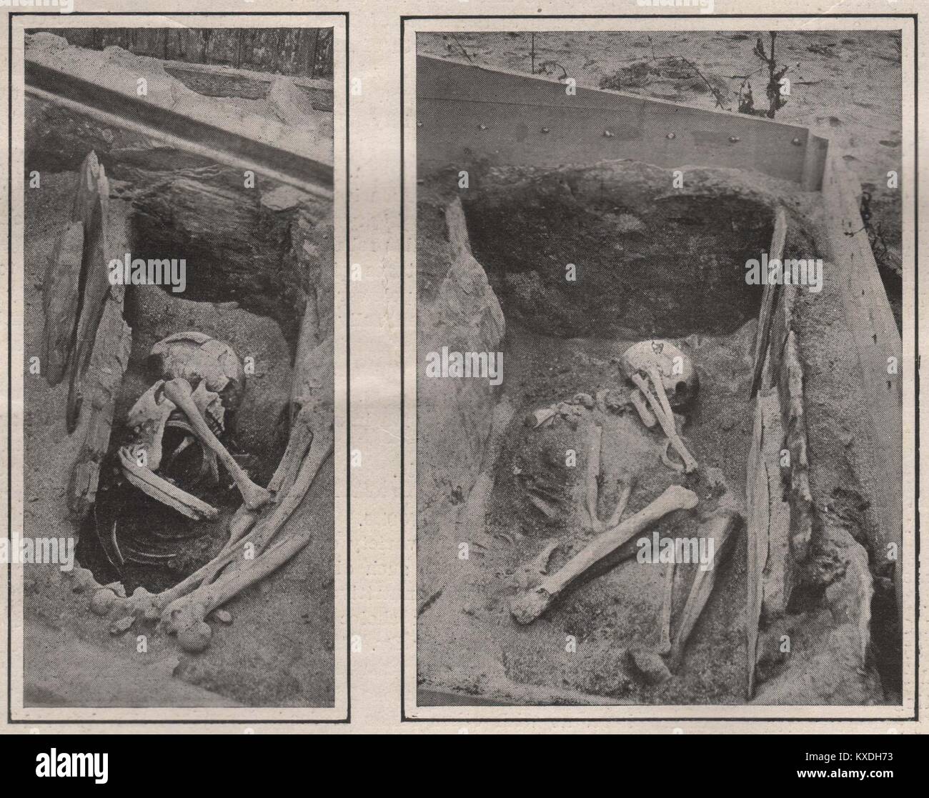 La caratteristica postura di scheletri; cercando in uno dei Slate-Lined ciste Foto Stock