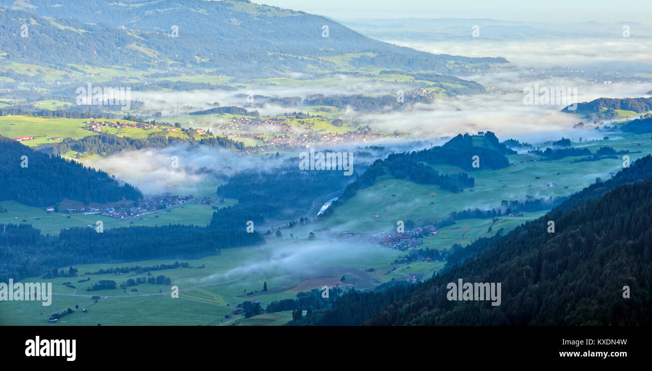 Panorama da Schattenberg nella Illertal, Algovia, Baviera, Germania Foto Stock