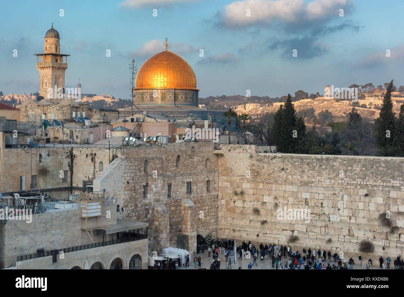 Parete occidentale e golden Cupola della roccia a Gerusalemme la città vecchia, Israele. Foto Stock