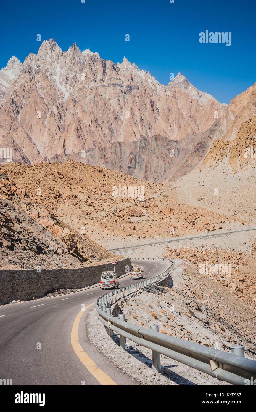Vista della Karakoram Highway e valle, il Karakoram, Pakistan Foto Stock