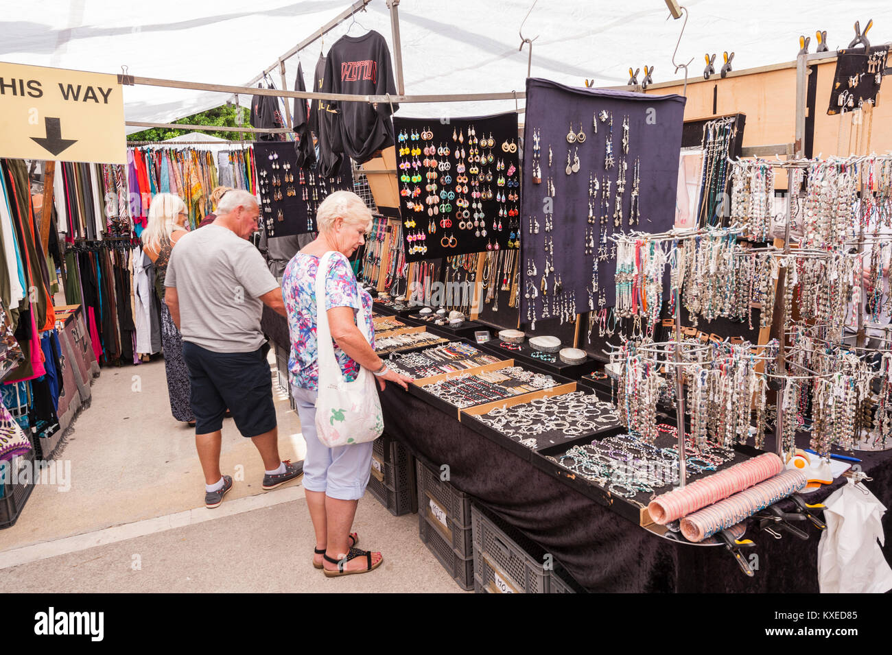 Gioielli in vendita presso la strada del mercato di Mahon , Minorca , Isole  Baleari , Spagna Foto stock - Alamy