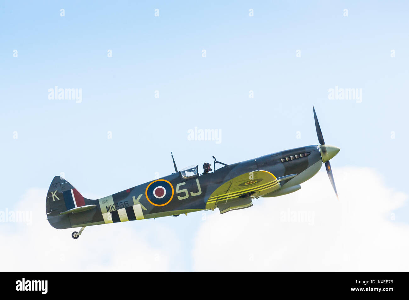Spitfire LF Mk.vb AB910. Azionato da RAF Battle of Britain Memorial Flight. Battaglia di Bretagna settantacinquesimo anniversario a Goodwood (RAF Westhampnett) Foto Stock