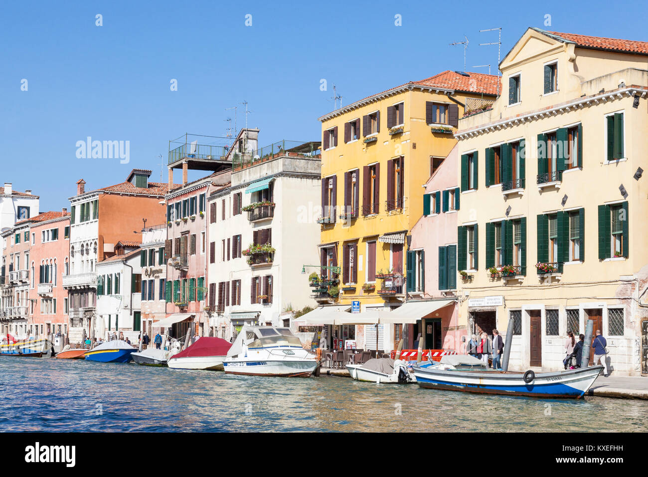 Canale di Cannaregio, Cannaregio, Venezia, Veneto, Italia in autunno sunshine Foto Stock