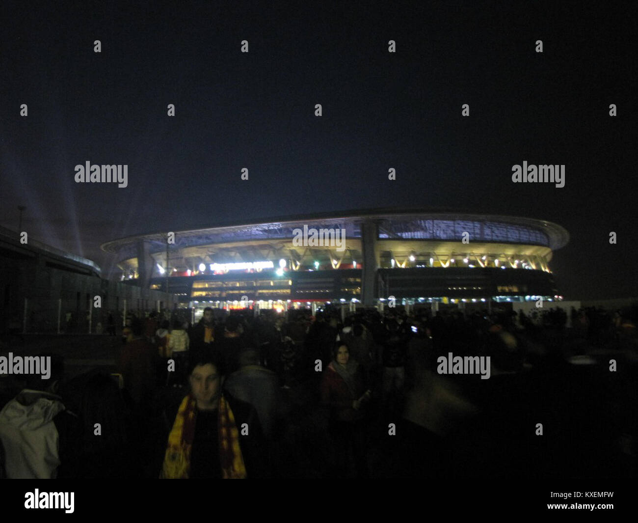 L'Ali Sami Yen Sports Complex, sede della Türk Telekom Arena, è un moderno stadio di Istanbul, Turchia, che serve come sede per i principali eventi calcistici e attività sportive. Foto Stock