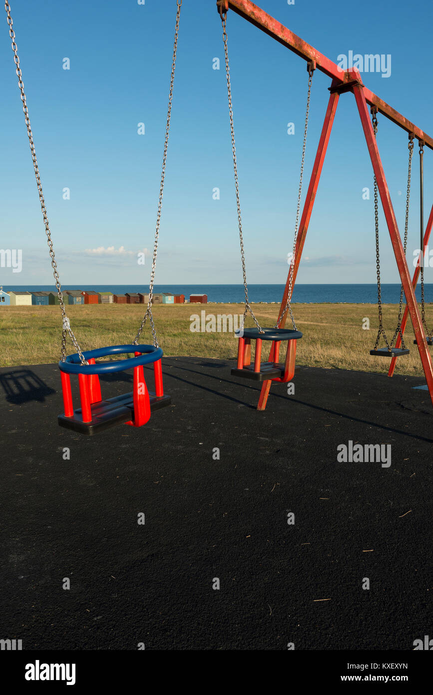 Abbandonato un campo giochi per bambini Foto Stock