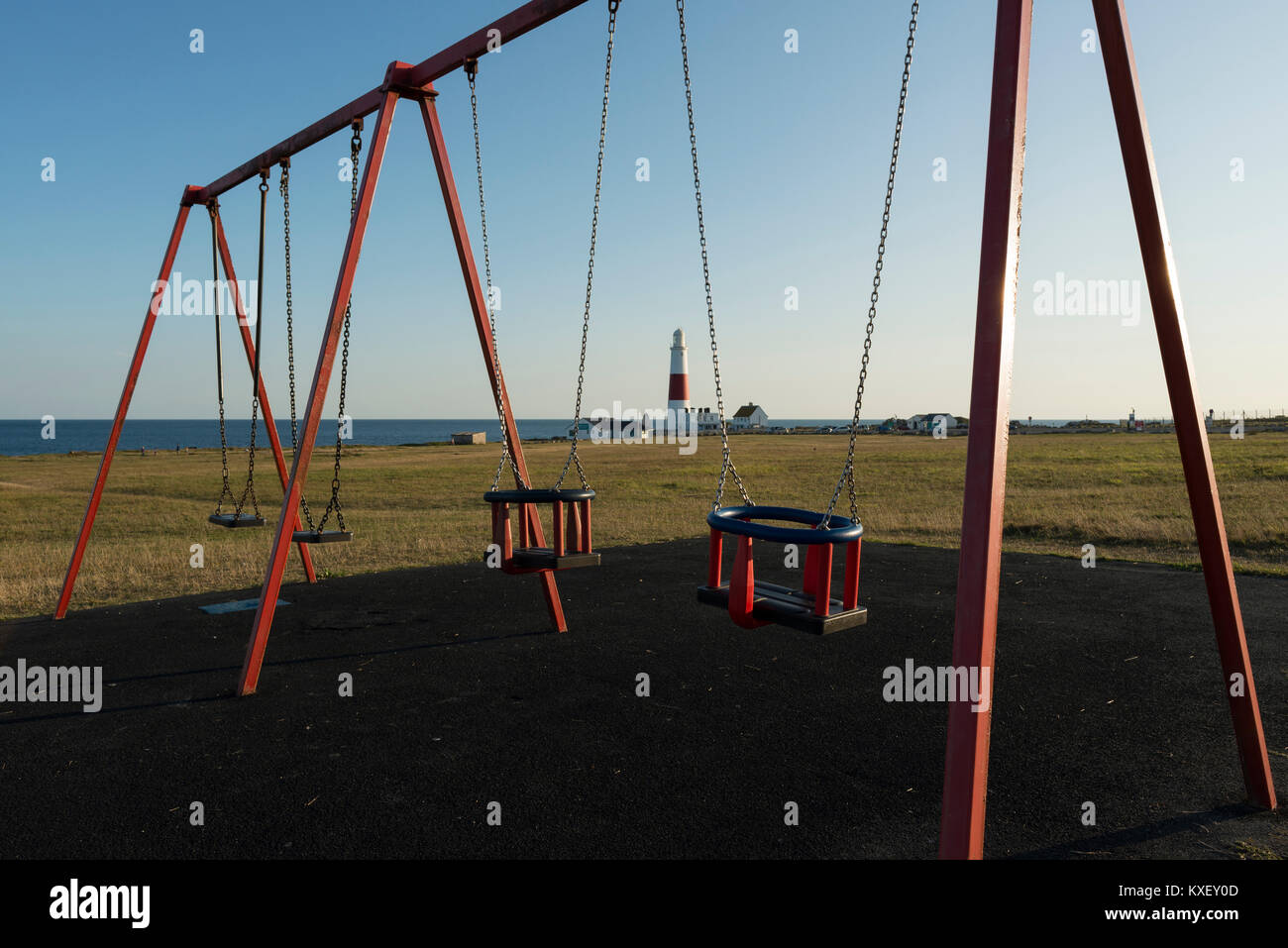 Abbandonato un campo giochi per bambini Foto Stock