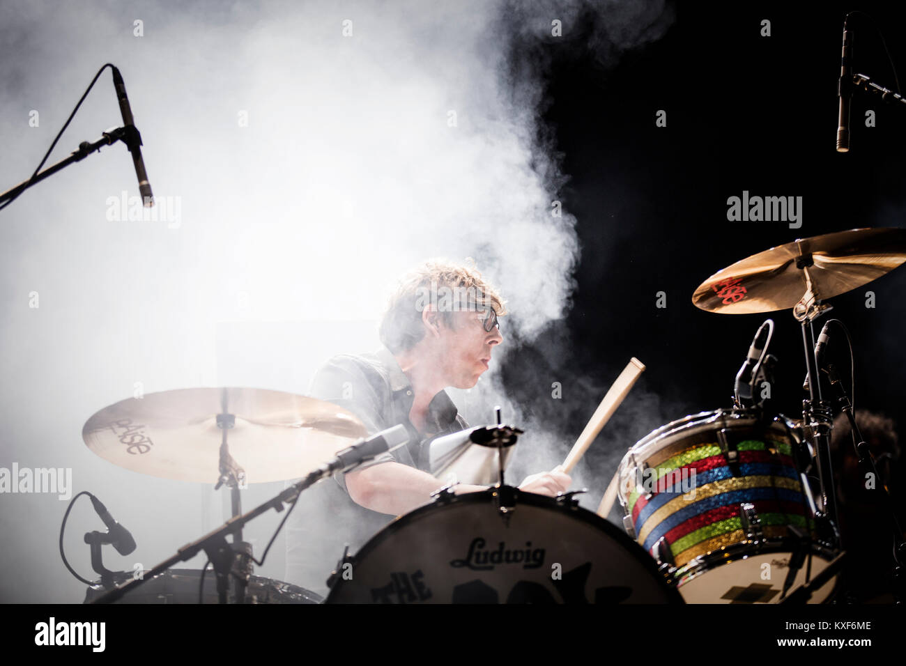 La American rock band i tasti neri esegue un concerto dal vivo presso il festival della musica spagnola suono Primavera 2015 a Barcellona. Qui il batterista e membro fondatore Patrick Carney è raffigurato dal vivo sul palco. Spagna, 28/05 2015. Foto Stock