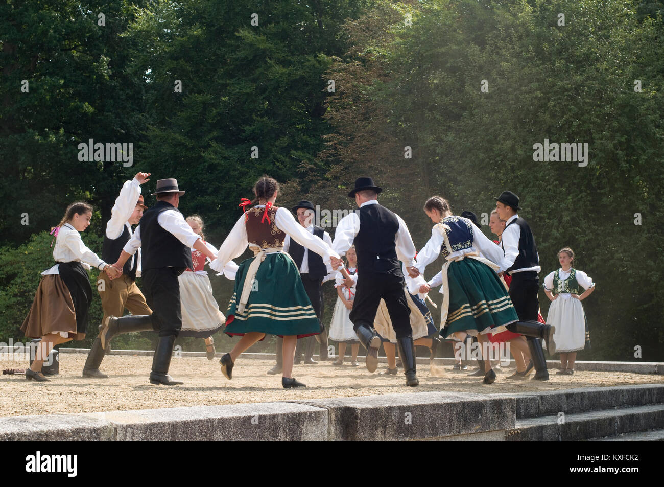 Truppa di folk ungherese ballerini Foto Stock