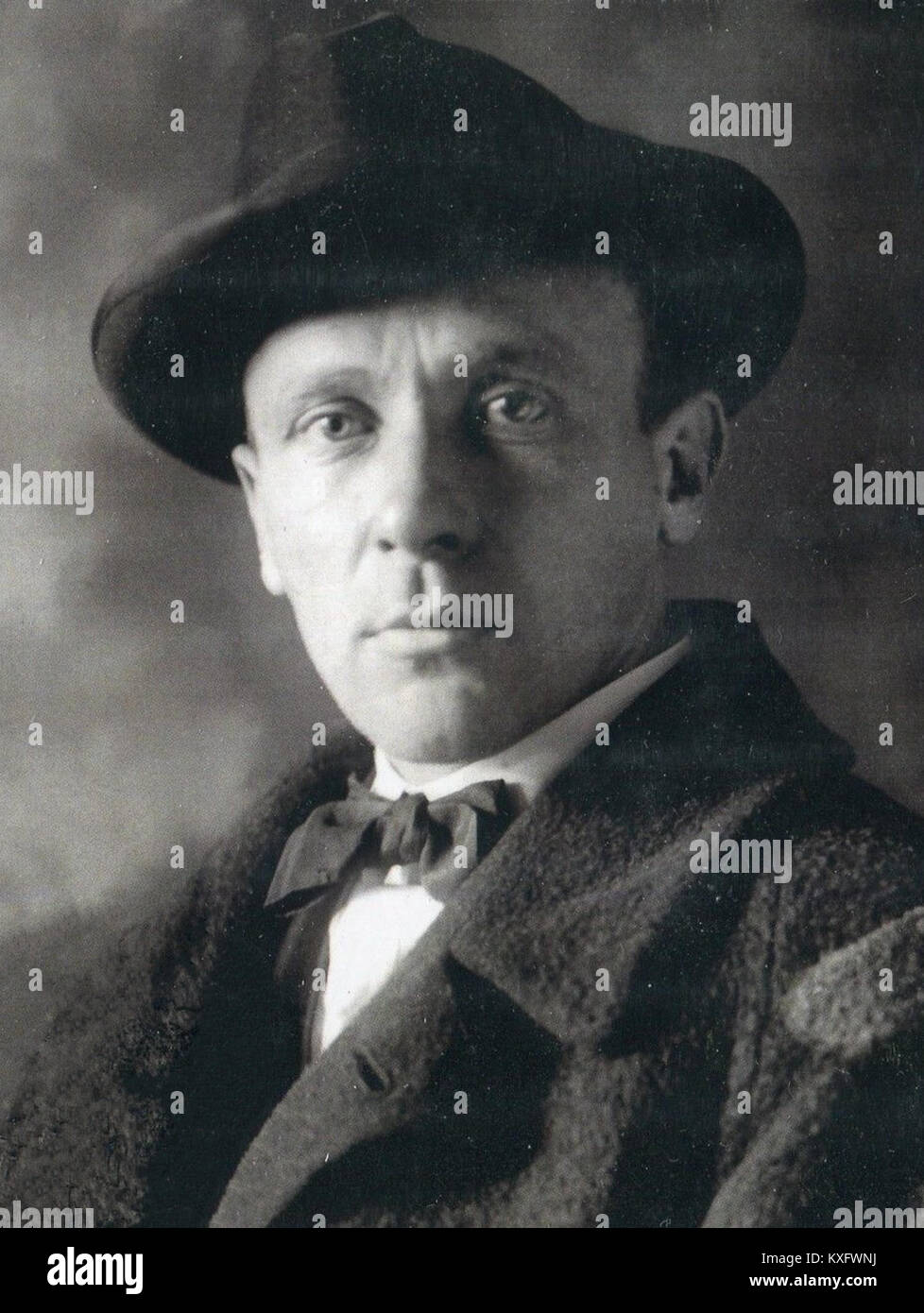 Michail Bulgakov, scrittore e drammaturgo russo meglio conosciuto per il suo romanzo il Maestro e Margarita, contribuì in modo significativo alla letteratura e al teatro russi del XX secolo. Foto Stock