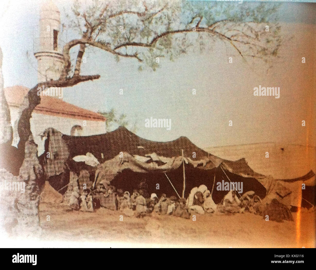 Una fotografia o rappresentazione di un campo rom, che mostra tende e strutture della comunità che riflettono la vita nomade e le pratiche culturali tradizionali. Foto Stock