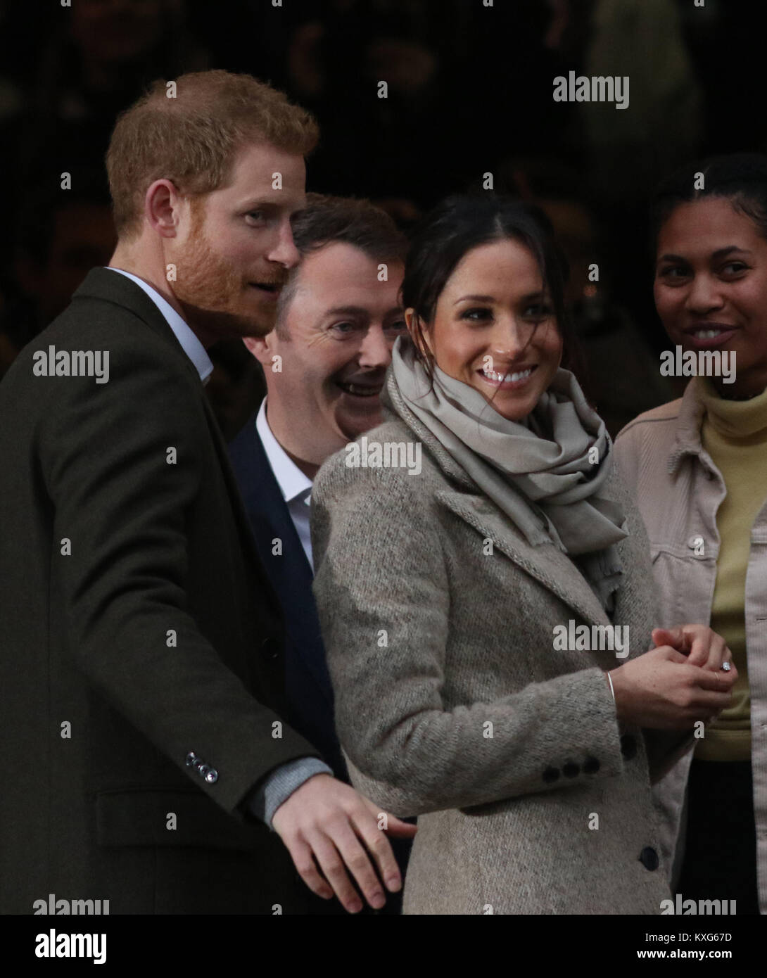 Londra, Regno Unito. 9 Gen, 2018. S.a.r. il principe Harry (Galles), e la sua fidanzata Meghan Markle, visitare il Reprezent studios di Brixton, Londra. S.a.r. il principe Harry (Galles) e Meghan Markle al POP Brixton, a Londra il 9 gennaio 2018 Credit: Paolo Marriott/Alamy Live News Foto Stock