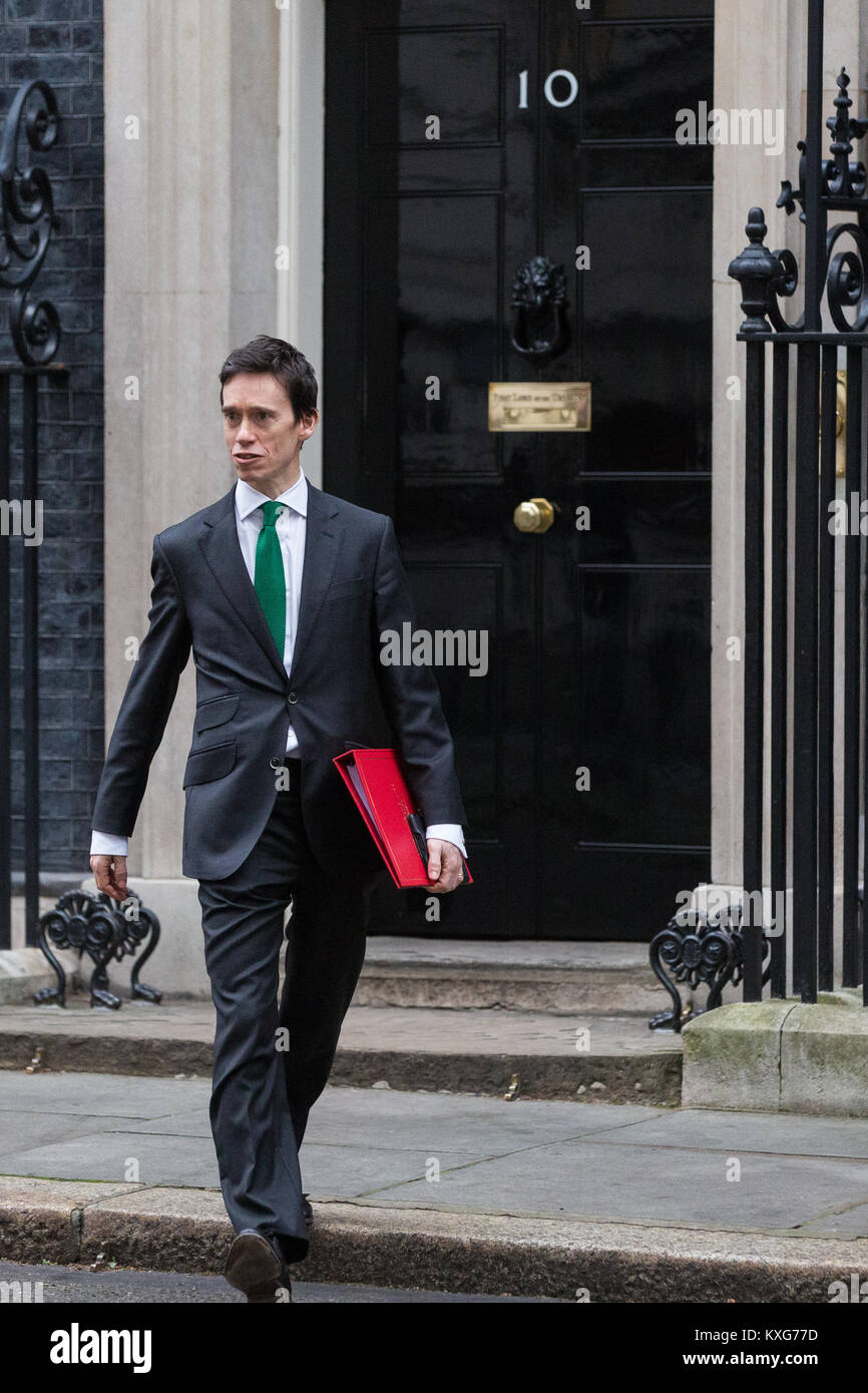 Londra, Regno Unito. Il 9 gennaio, 2018. Rory Stewart MP lascia 10 Downing Street dopo essere stato nominato ministro di Stato presso il Dipartimento di Giustizia durante il rimpasto di giovani ministri dal Primo Ministro Theresa Maggio. Credito: Mark Kerrison/Alamy Live News Foto Stock