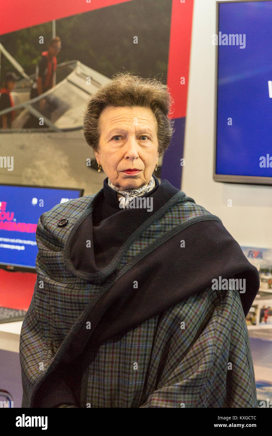 Excel, London, Regno Unito. Decimo gen, 2018. La Princess Royal Princess Anne, presenta il Yachtmaster del premio di anno a British Paralympic sailor Hannah Stodel. Credito: Imageplotter News e sport/Alamy Live News Foto Stock