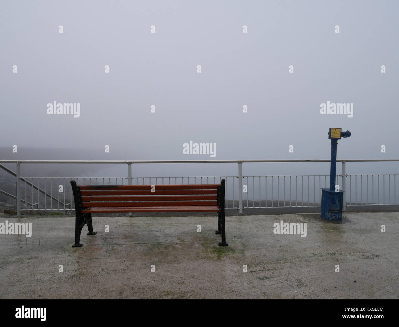 Bangor, Irlanda del Nord, Regno Unito, 10 gennaio 2018. Regno Unito: meteo come la temperatura scende al di sotto di 4C una nebbia avvolge la città balneare. Il credito J Orr/Alamy Live News Foto Stock