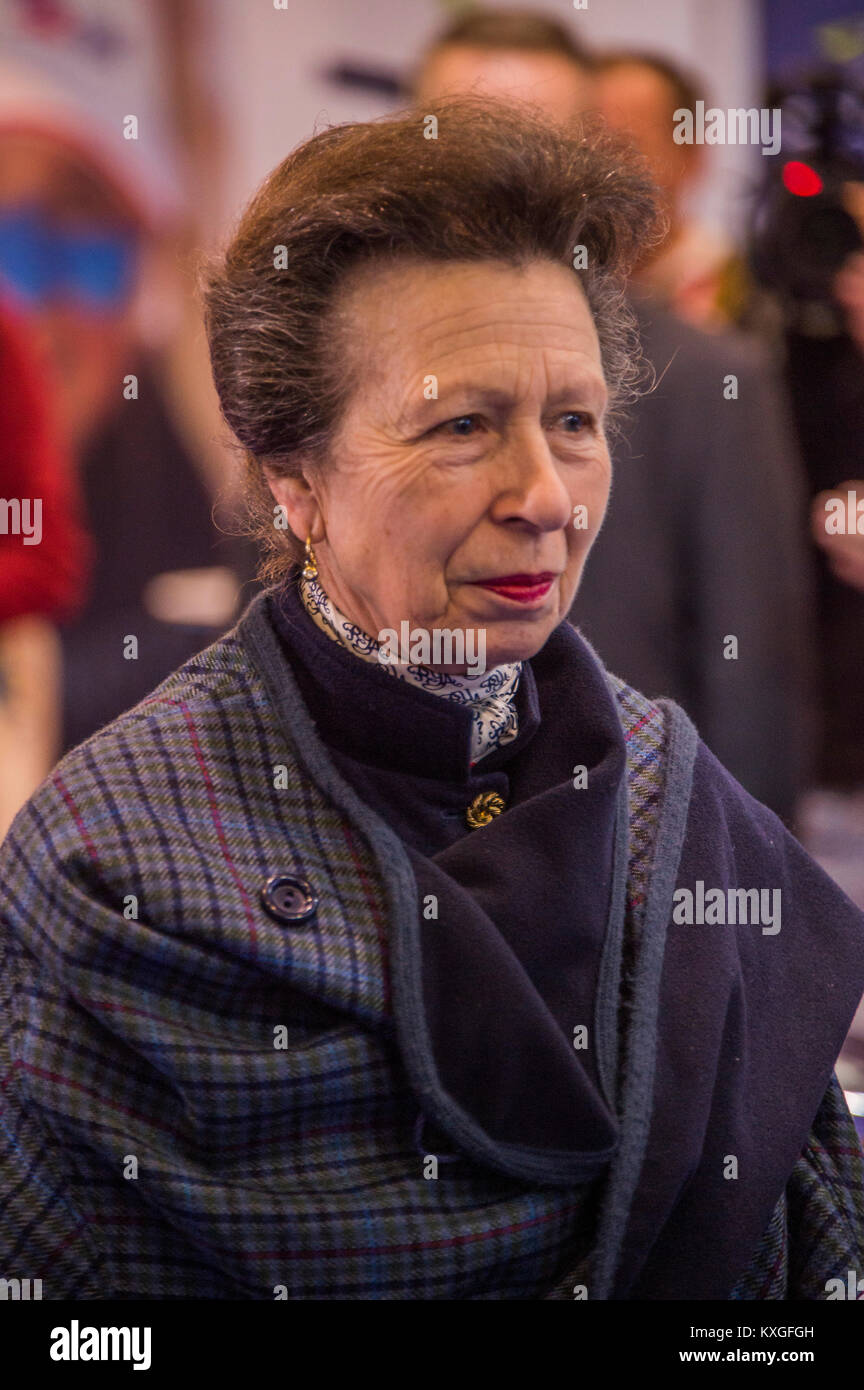 Londra, Regno Unito. Decimo gen, 2018. Il Yachtmaster dell'anno, premio conferito dalla Sua Altezza Reale la Principessa Anna di Hannah Stobel - London Boat Show 2018 si apre al centro Excel nei Docklands. Credito: Guy Bell/Alamy Live News Foto Stock