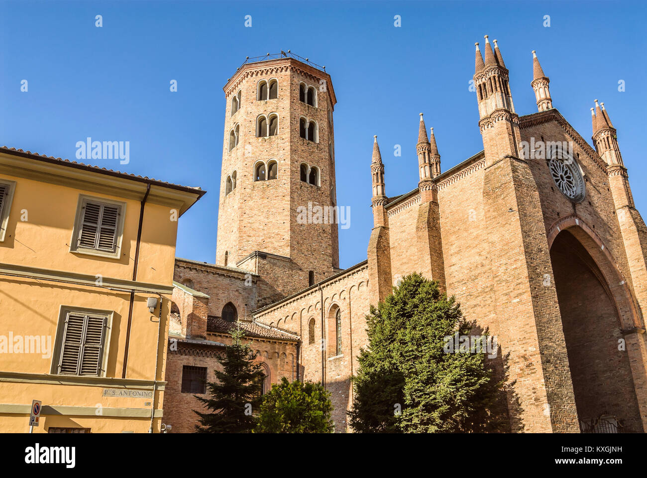 Chiesa di Sant'Antonino, patrono di Piacenza in Emilia Romagna, Italia del Nord. Foto Stock