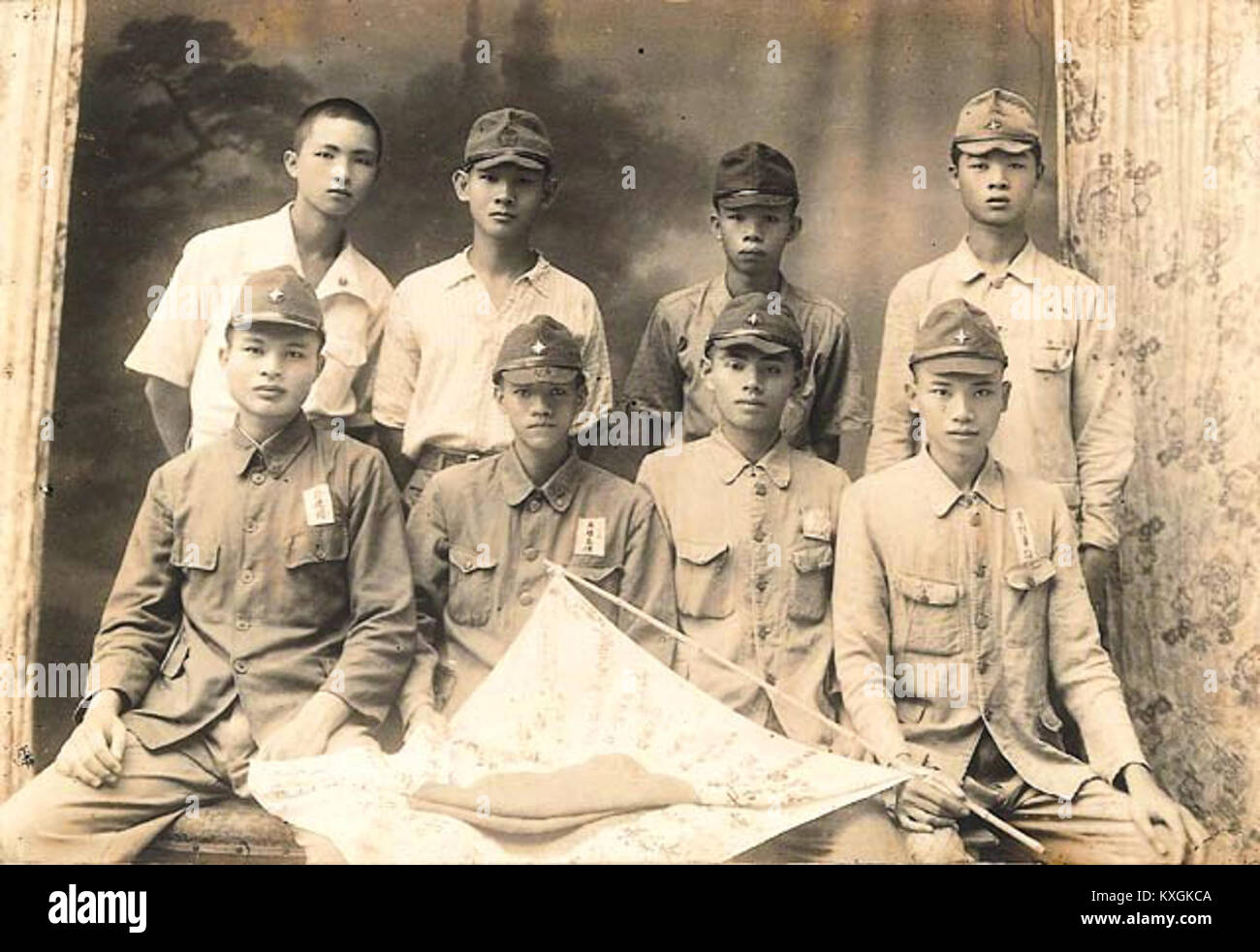 Questa fotografia mostra i soldati taiwanesi arruolati nell'esercito giapponese durante la seconda guerra mondiale, simboleggiando il coinvolgimento dei taiwanesi nelle campagne militari giapponesi durante la guerra. Foto Stock