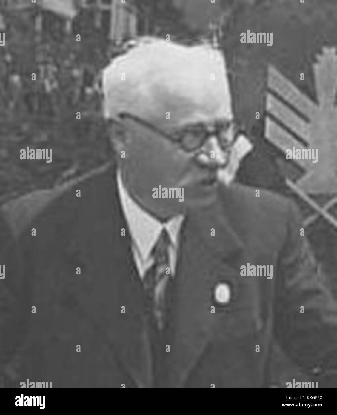 Una fotografia del 1938 che mostra la celebrazione del 50° anniversario del Queen Sophia Gymnasium di Sanok, Polonia, con docenti, studenti e ex allievi riuniti per un evento commemorativo. Foto Stock