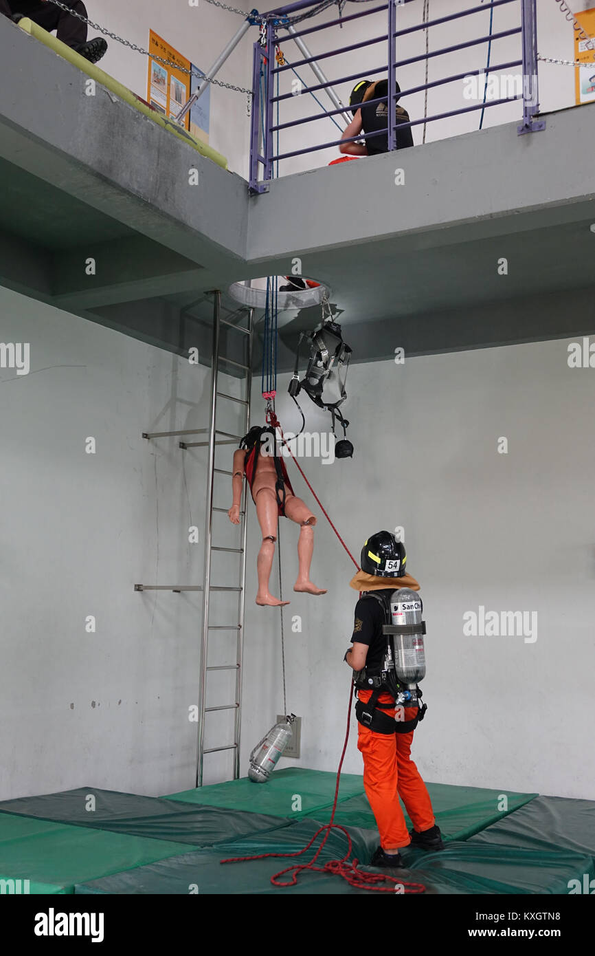 Questa fotografia del 26 maggio 2016 raffigura il campus della Gangwon‑do Fire School nella provincia di Gangwon, Corea del Sud, illustrando le strutture di formazione per il personale antincendio in un ambiente educativo specializzato. Foto Stock