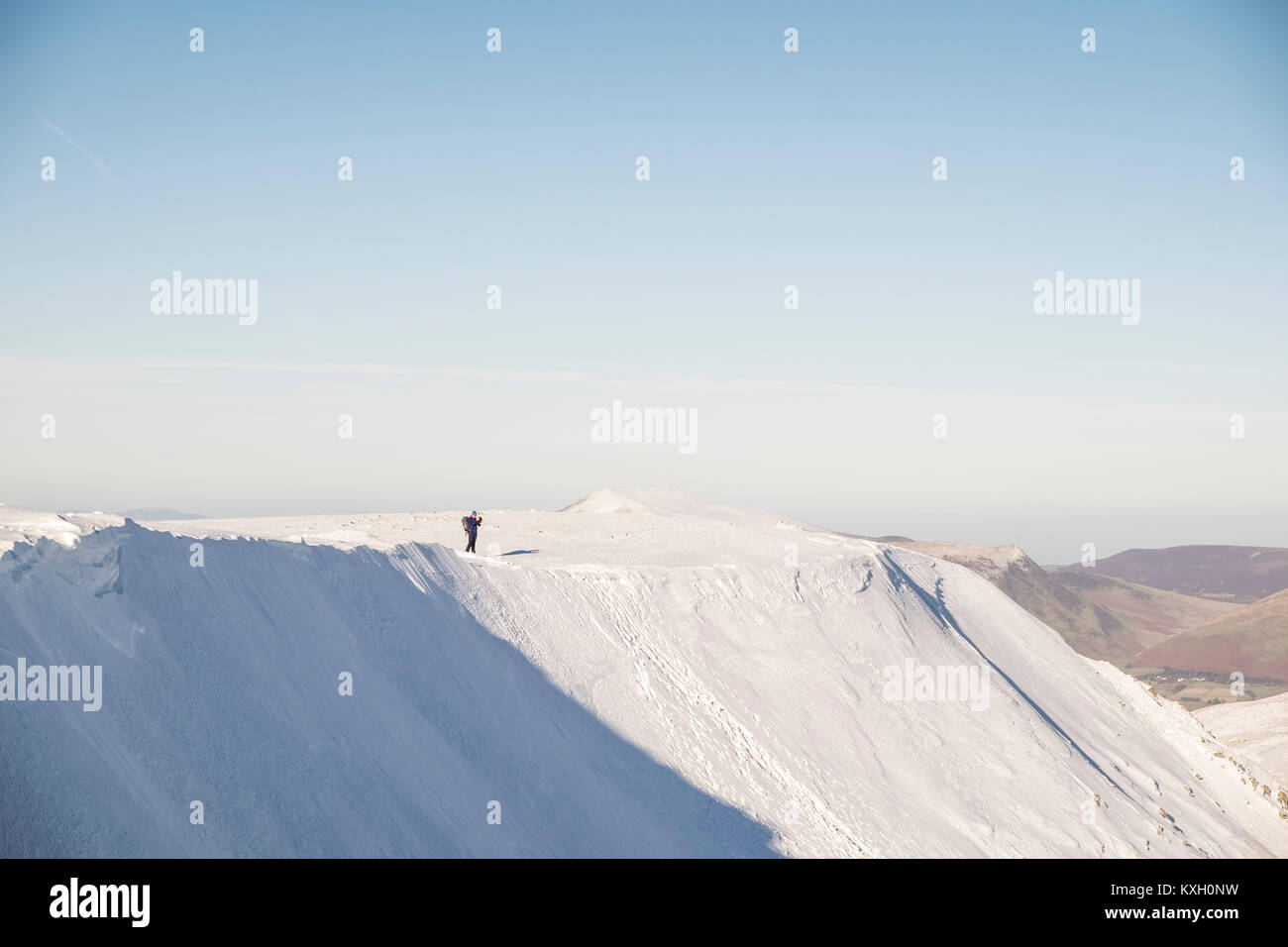 Il Vertice di Helvellyn Mountain Range in inverno, Lake District, Cumbria, Inghilterra. Foto Stock