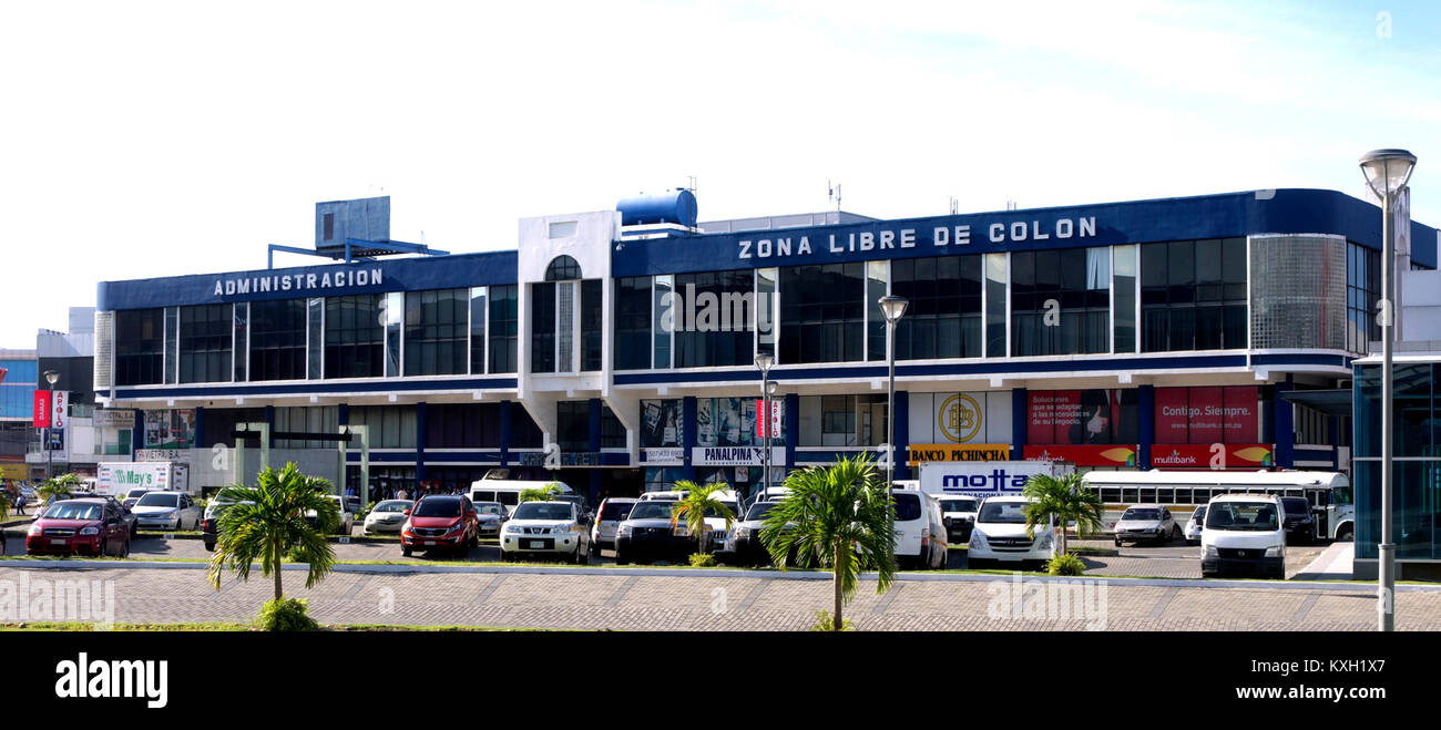 Fotografia dell'edificio amministrativo della zona franca di Colón a Panama, che mostra il suo ruolo nel commercio internazionale. Foto Stock