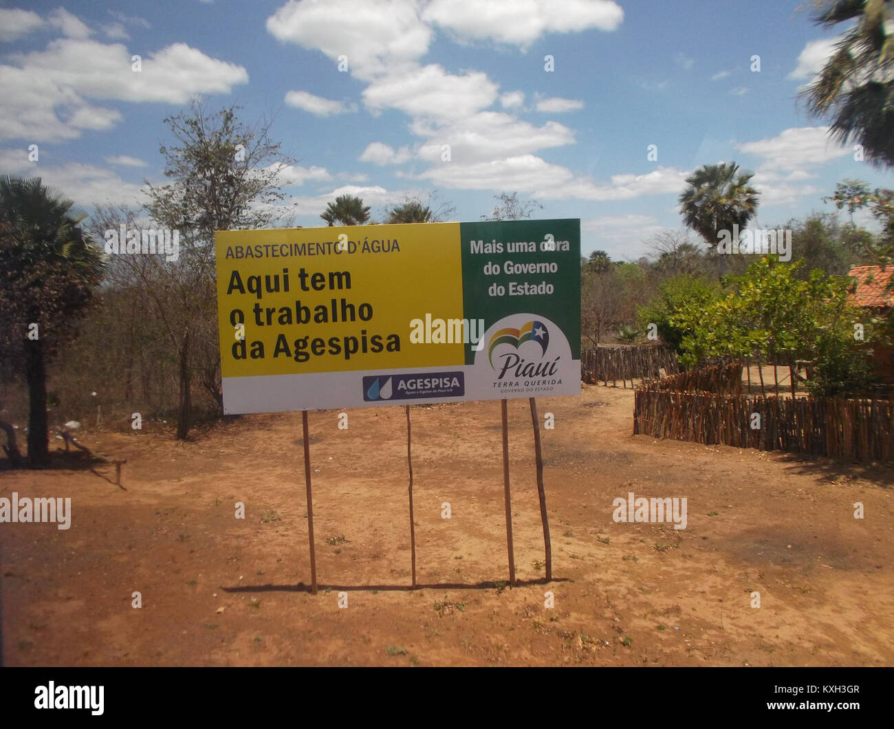 AGESPISA (Águas e Esgotos do Piauí S.A.) è la società pubblica di acqua e servizi igienico-sanitari che serve lo stato di Piauí, Brasile, responsabile della distribuzione delle acque e della gestione delle acque reflue. Foto Stock