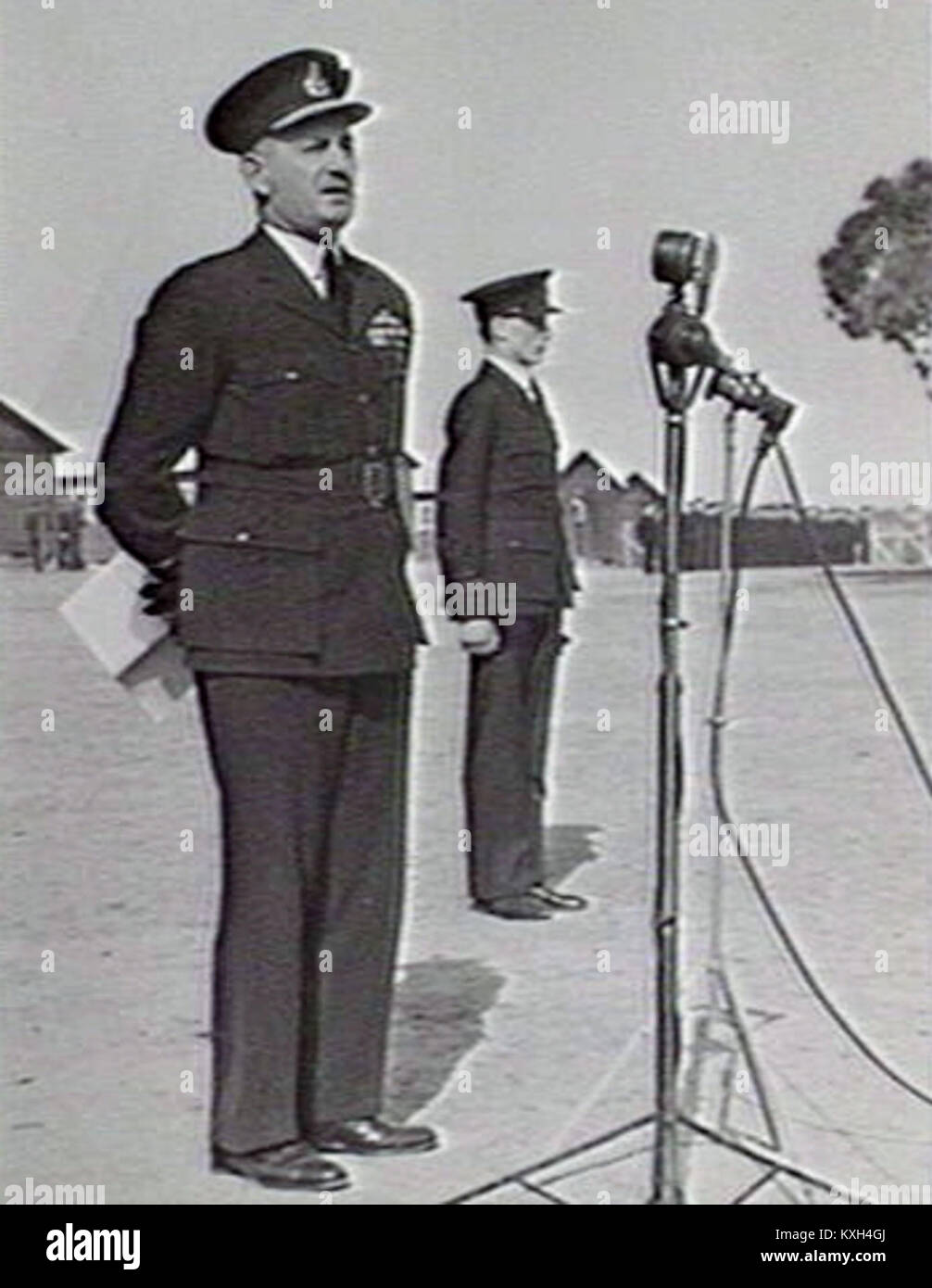 Il commodoro dell'Air Adrian Cole della Royal Australian Air Force, fotografato nel 1940, noto per il suo servizio e la sua leadership durante i primi anni della seconda guerra mondiale Foto Stock