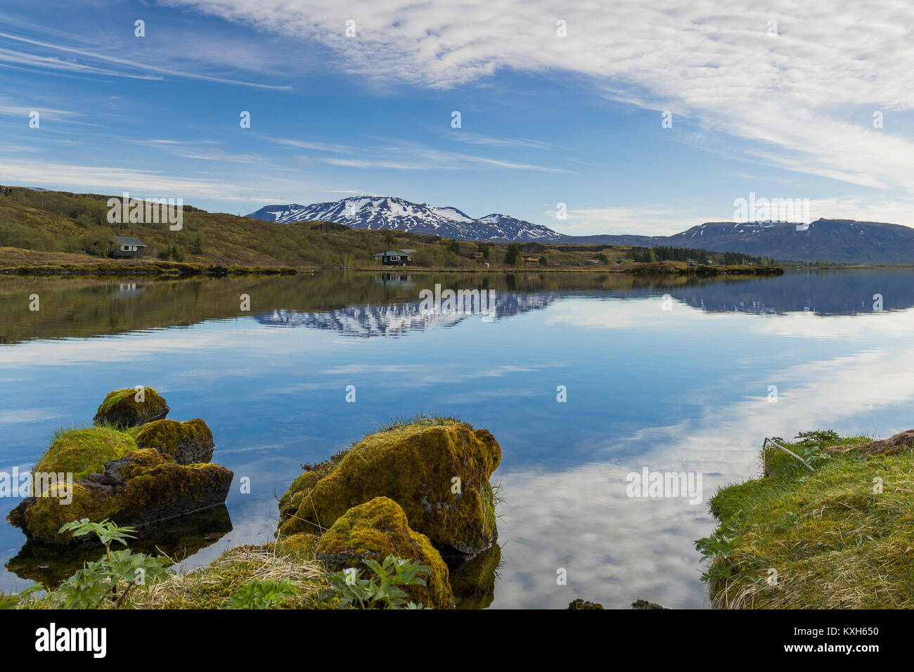 Lago Þingvallavatn, paesaggio con riflessi nell'acqua Foto Stock