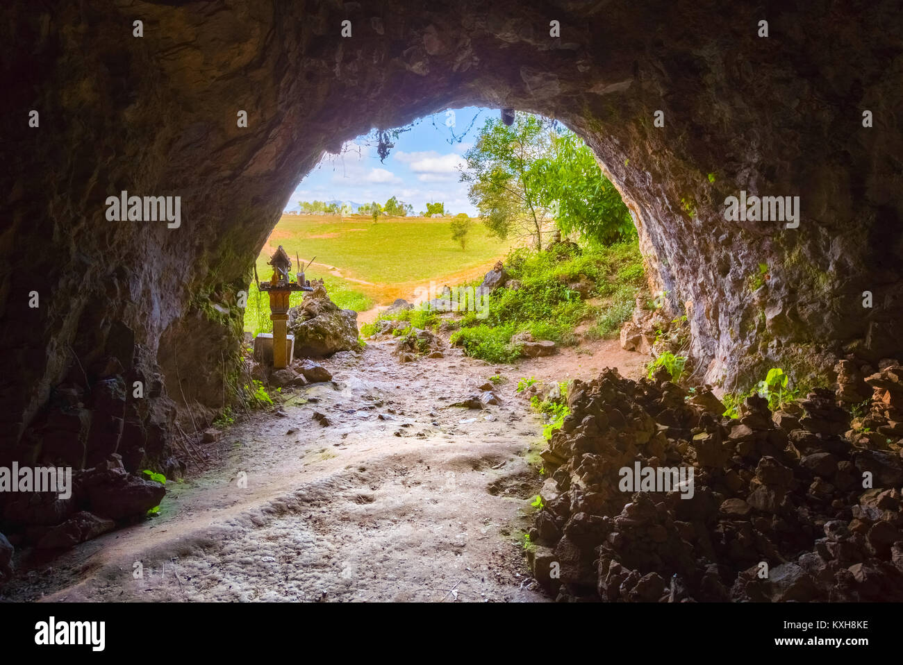 Vista dal crematorio grotta presso la pianura di vasi. Phonsavan. Laos. Foto Stock