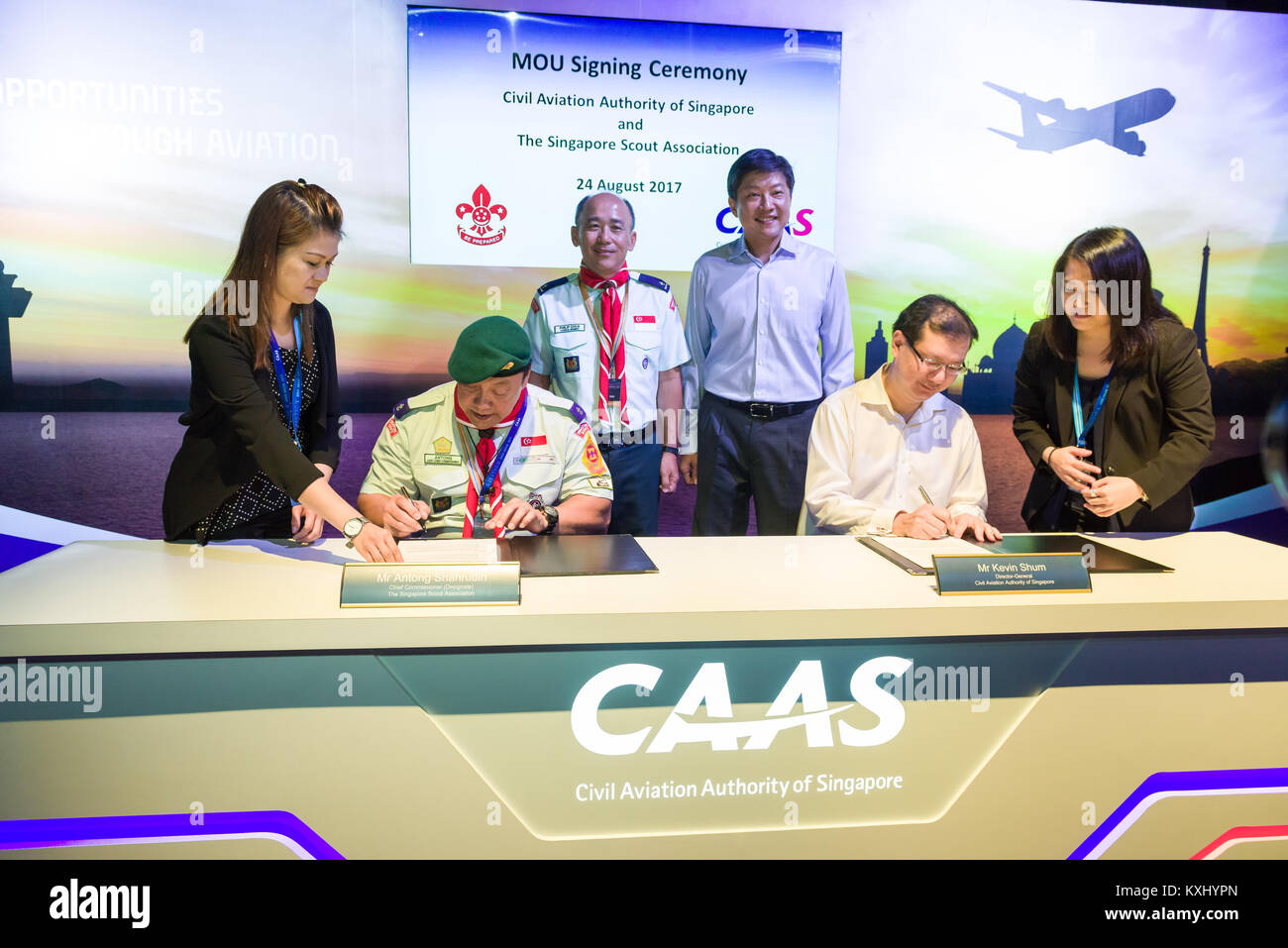 Singapore, 24 agosto 2017: Ministro Ng Chee Meng al Memorandum di intesa cerimonia di firma tra Singapore Associazione Scout e la materia civile Foto Stock