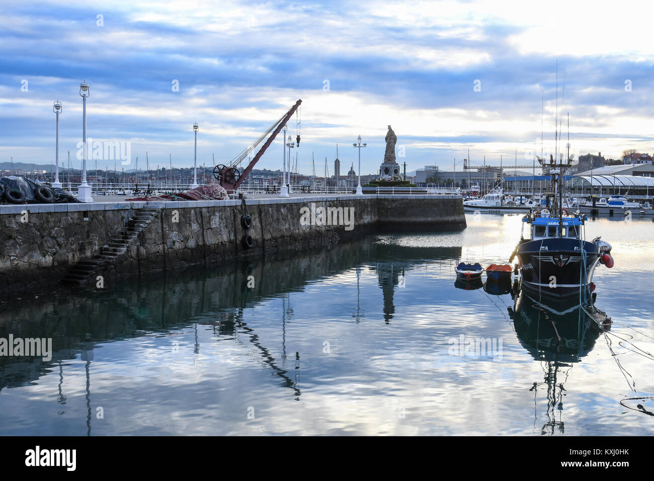 Porto di pesca di Santurtzi Vizcaya Foto Stock