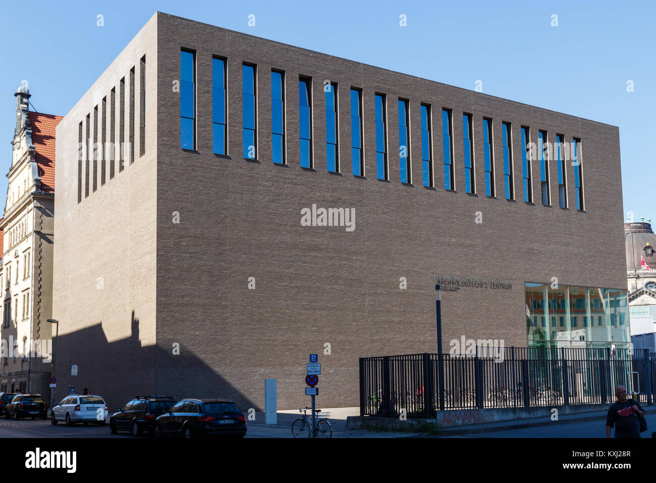 Il Centro Archeologico è una struttura dedicata alla ricerca, alla conservazione e all'esposizione di manufatti storici, che documentano la storia umana. Foto Stock