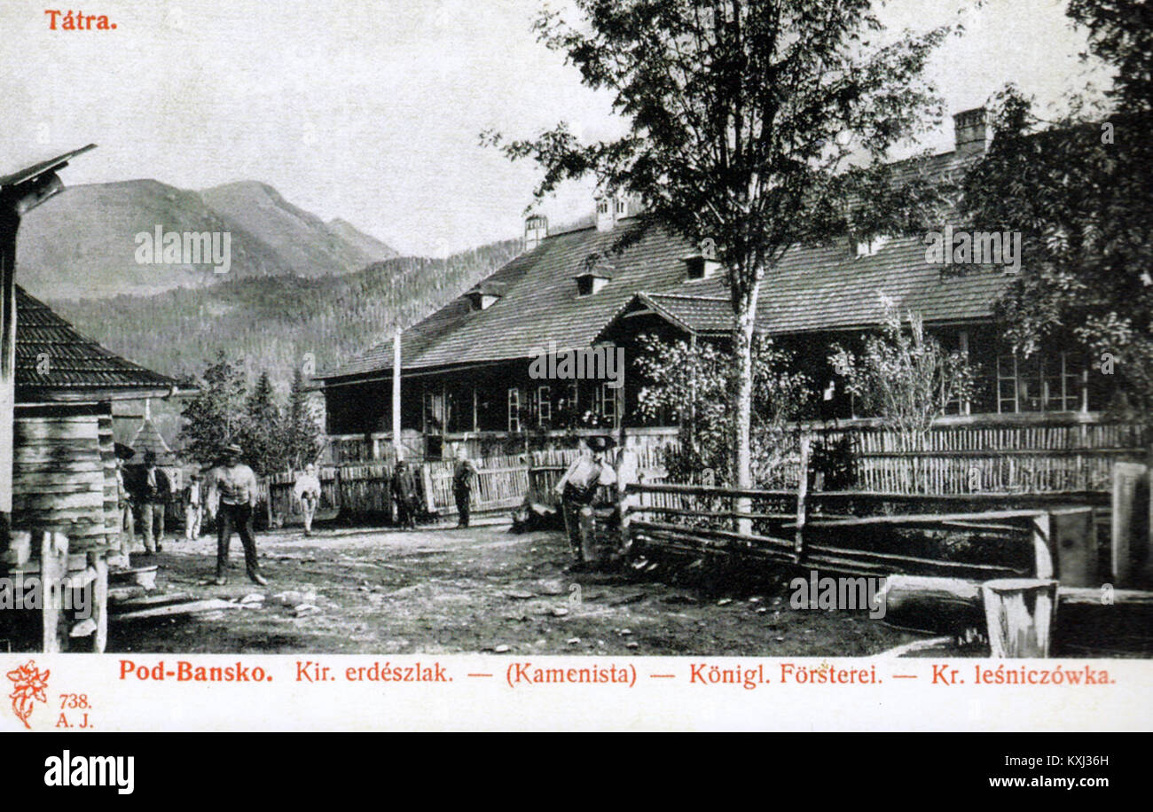 Il titolo “Baníci na Podbanskom” si riferisce ai minatori dell’insediamento di Podbanské in Slovacchia, che riflettono le attività minerarie storiche nella regione e la comunità sociale dei lavoratori. Foto Stock