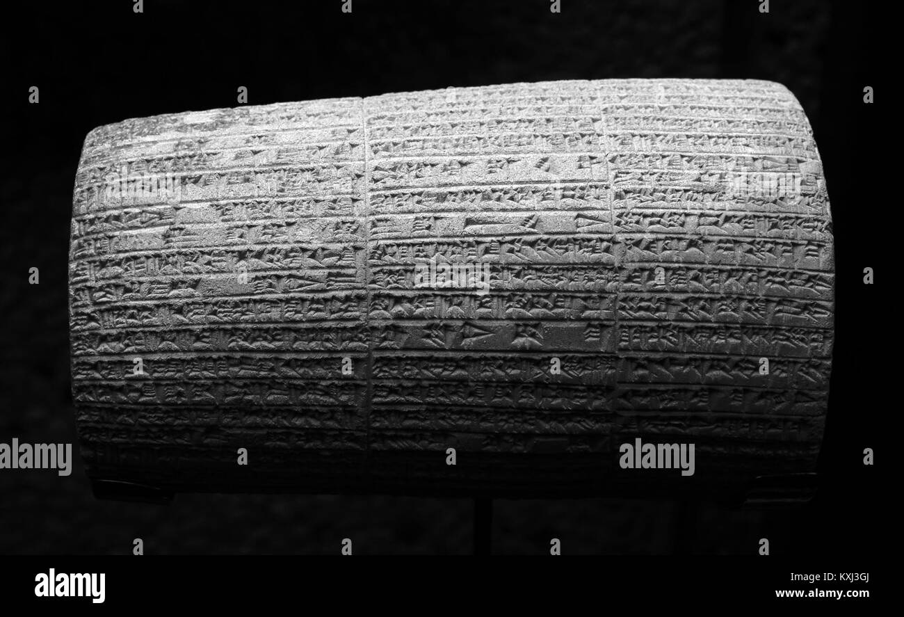 Un cilindro di fondazione del re Nabucodonosor II si tenne al Musée de Mariemont, che espone iscrizioni e significati storici della Mesopotamia. Foto Stock