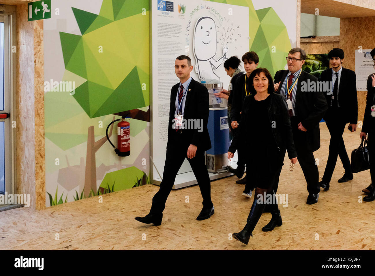 La politica francese Annick Girardin partecipa a "Les espaces Générations climat", un evento incentrato sul cambiamento climatico, la sostenibilità e la politica ambientale, sottolineando il suo impegno nelle discussioni che affrontano le sfide ecologiche globali. Foto Stock