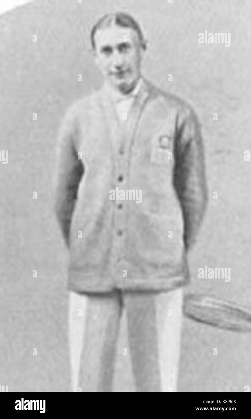 Un ritratto ritagliato di André Gobert, tennista francese attivo all'inizio del XX secolo, noto per i suoi successi nel tennis internazionale e contributi alla storia dello sport francese. Foto Stock