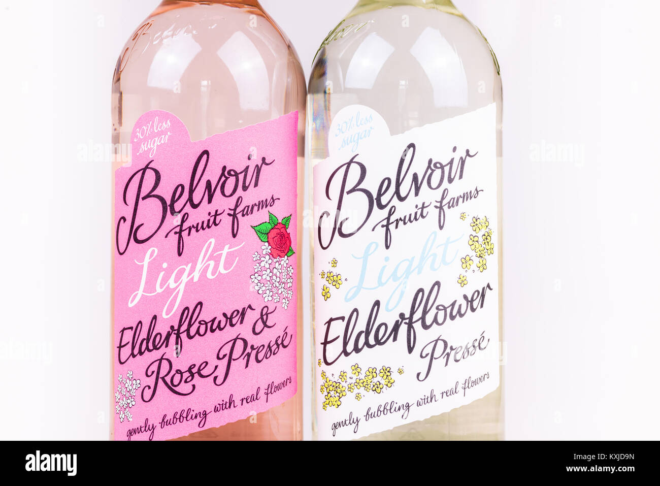 Vini spumanti di soft drink realizzato da lâ Elderflower e rose dal Belvoir fattorie di frutta. Foto Stock