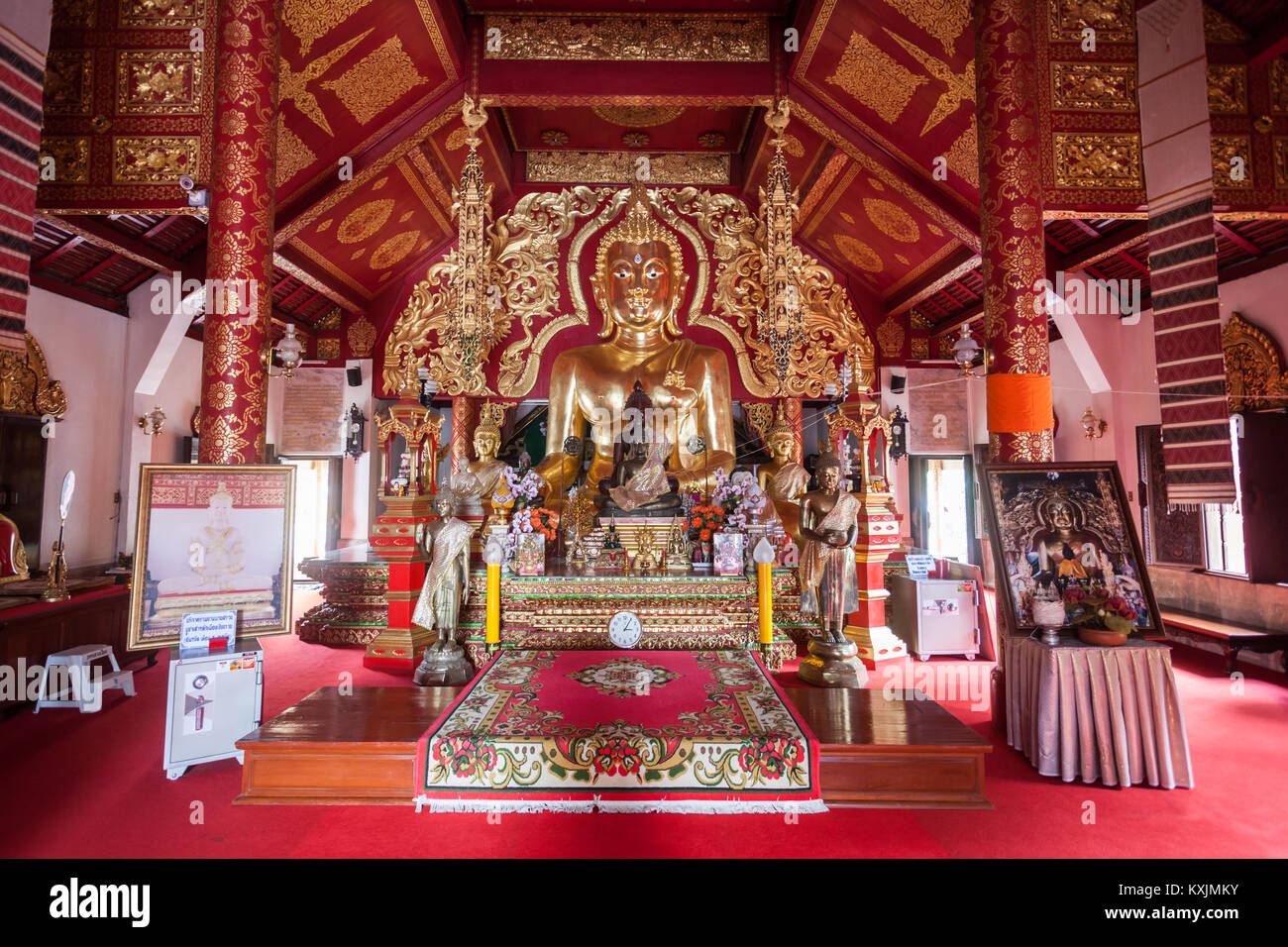 CHIANG RAI, Thailandia - Novembre 05, 2014: Wat Klang Wiang tempio interno. Foto Stock