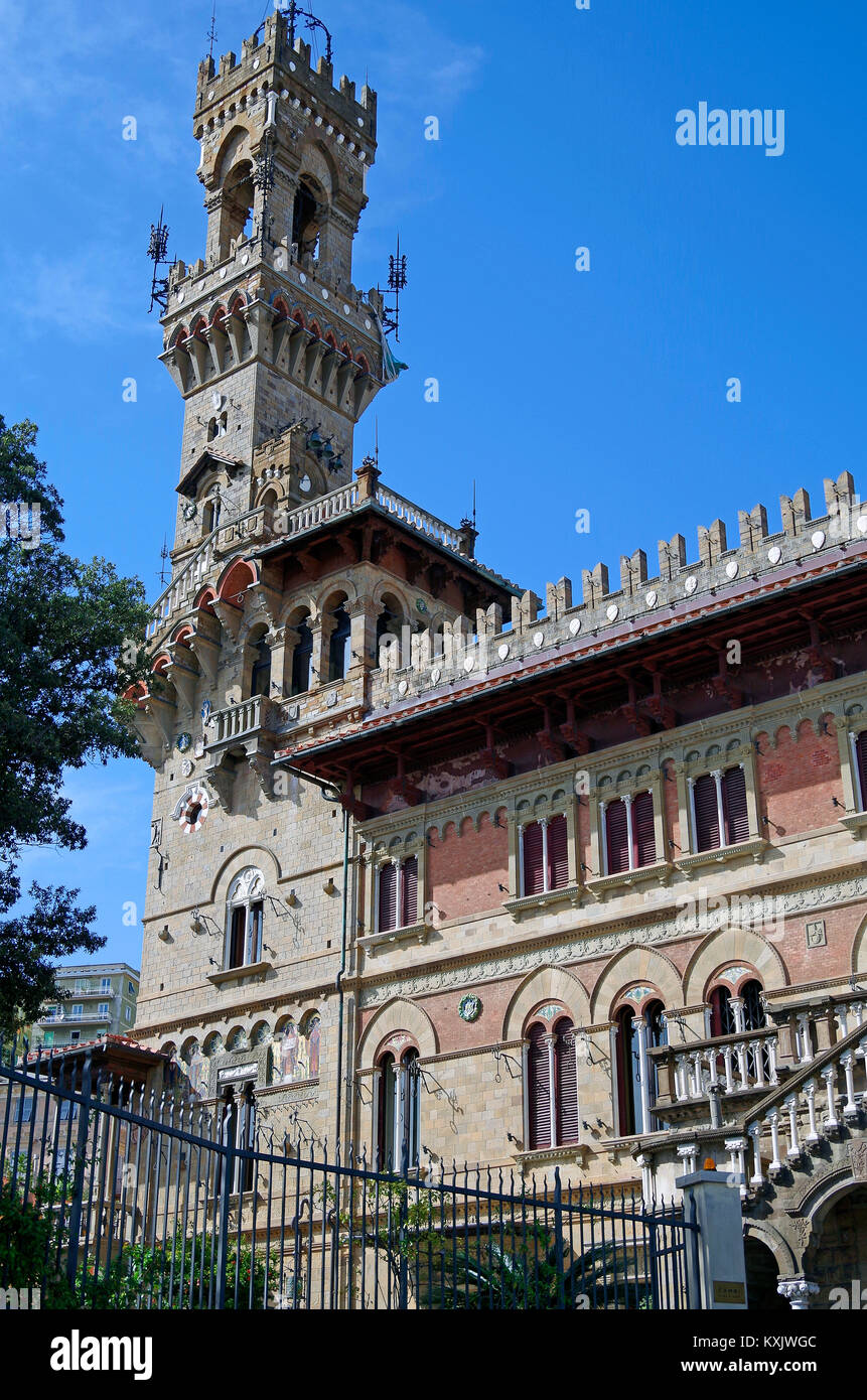 Castello Mackenzie, una massiccia gotico palazzo fantasia di follia nel quartiere di Castello di Genova, Italia, dall'architetto Luigi Gino Coppedè Foto Stock