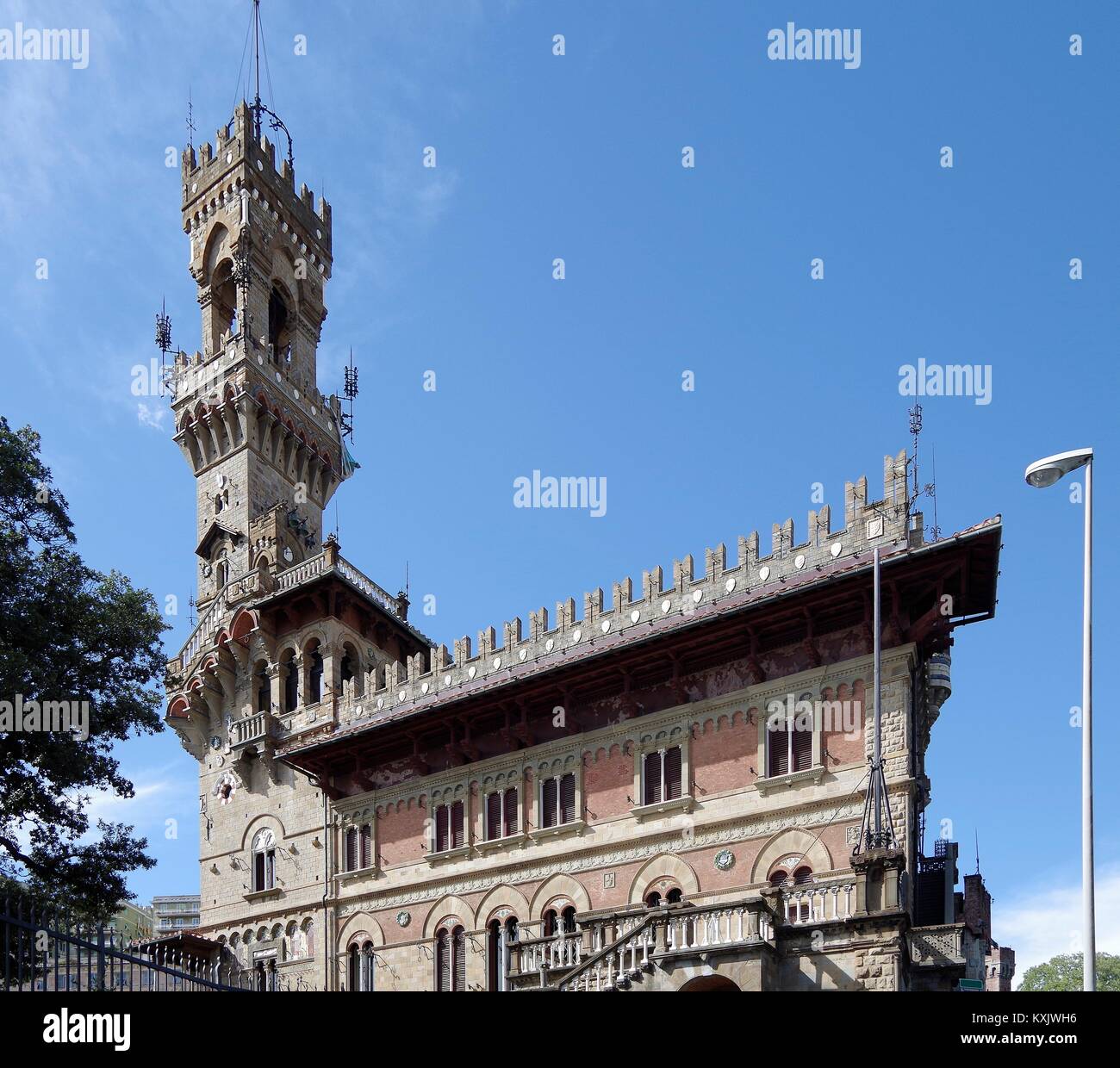 Castello Mackenzie, una massiccia gotico palazzo fantasia di follia nel quartiere di Castello di Genova, Italia, dall'architetto Luigi Gino Coppedè Foto Stock