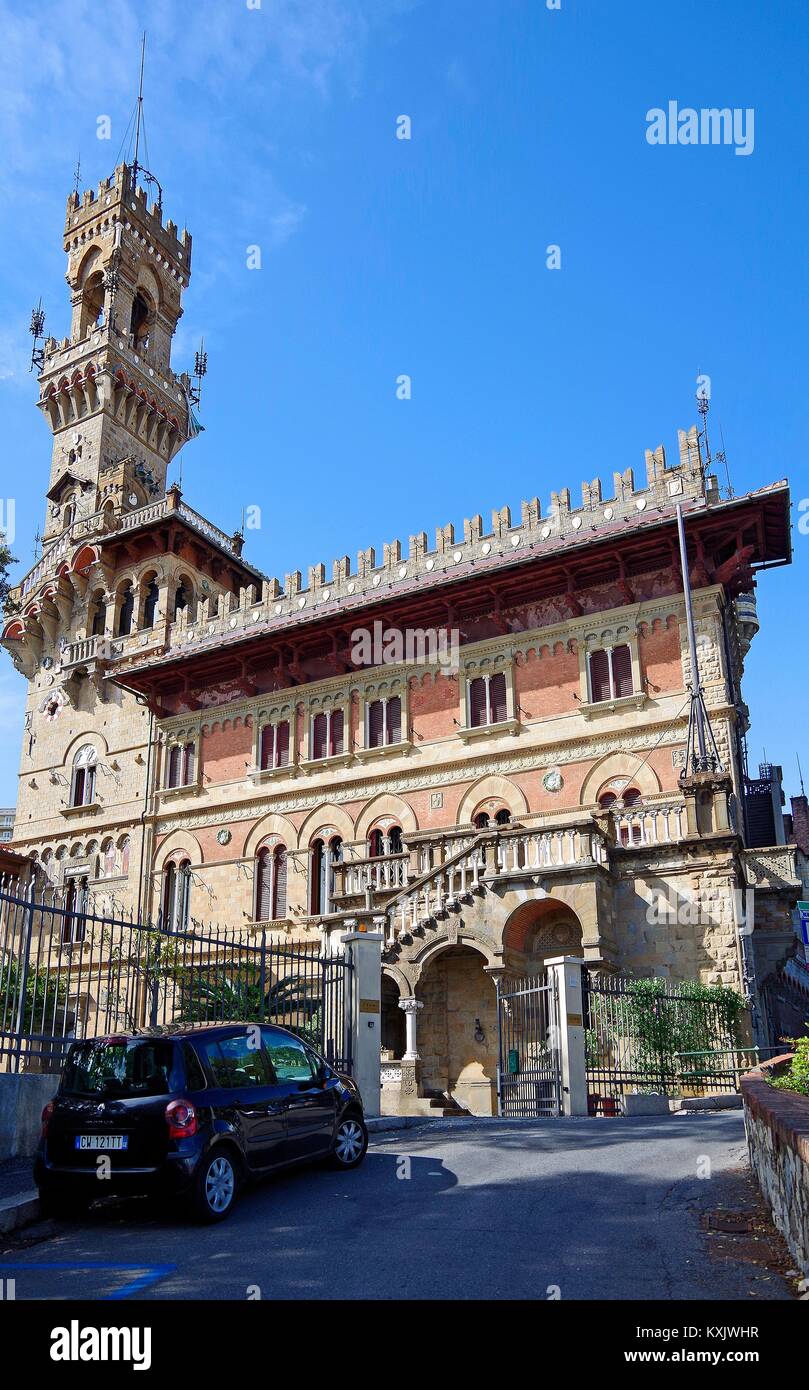 Castello Mackenzie, una massiccia gotico palazzo fantasia di follia nel quartiere di Castello di Genova, Italia, dall'architetto Luigi Gino Coppedè Foto Stock