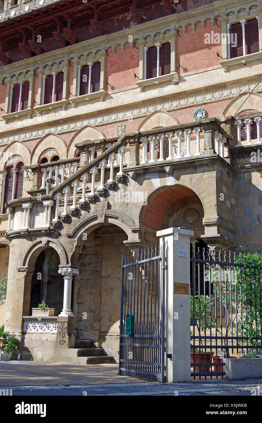 Castello Mackenzie, una massiccia gotico palazzo fantasia di follia nel quartiere di Castello di Genova, Italia, dall'architetto Luigi Gino Coppedè Foto Stock