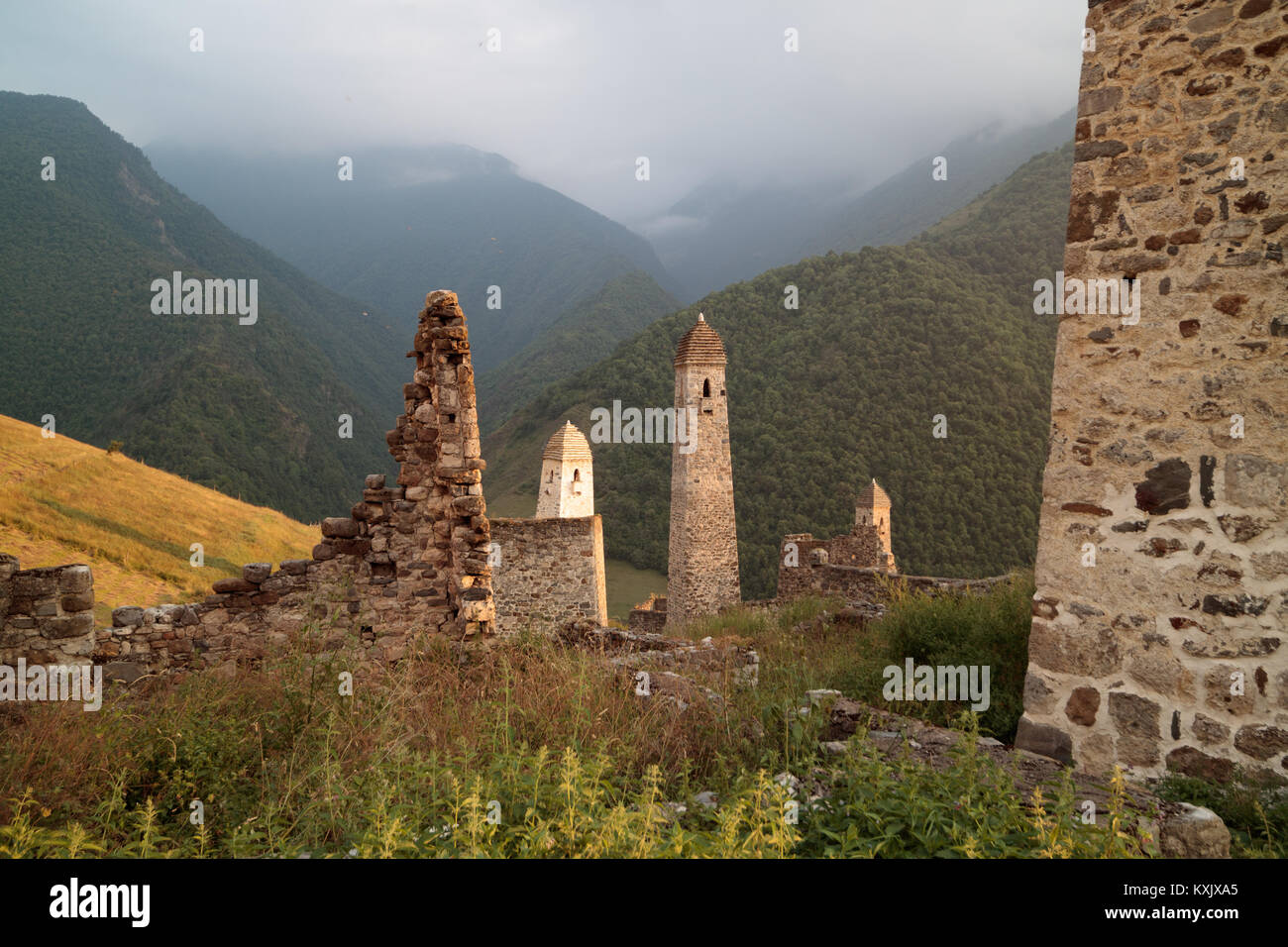 Erzi architettura medievale, in Inguscezia e in Cecenia, Caucaso del Nord, le radici di Nakh architettura della torre sembrano essere molto antica Foto Stock