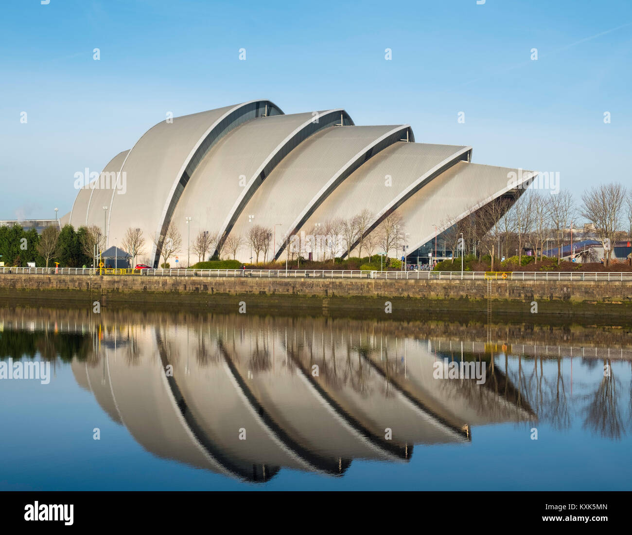 Vista del SEC Armadillo centro accanto al fiume Clyde a Glasgow , Regno Unito Foto Stock