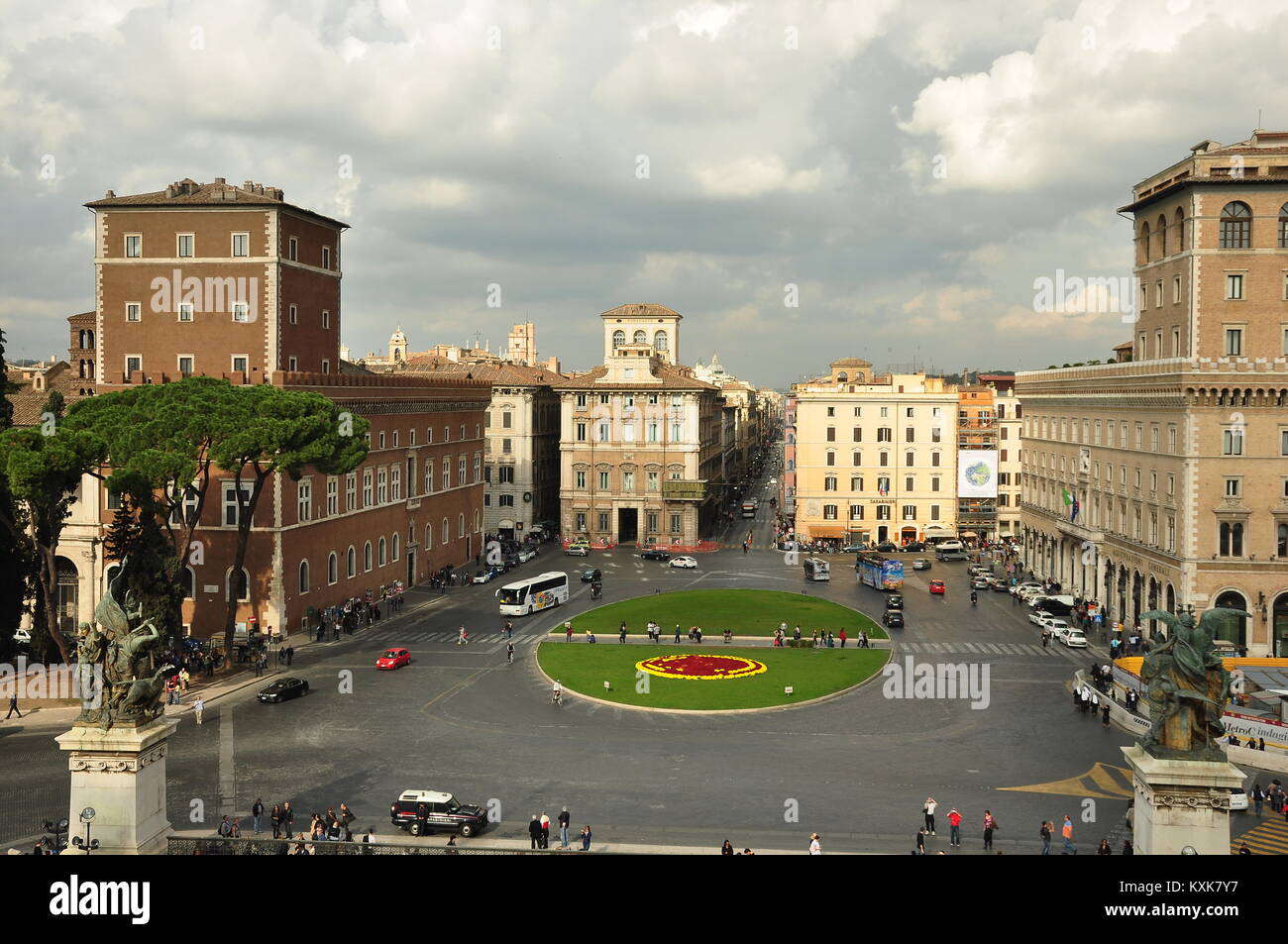 Piazza Venezia nella Città Eterna. Foto Stock