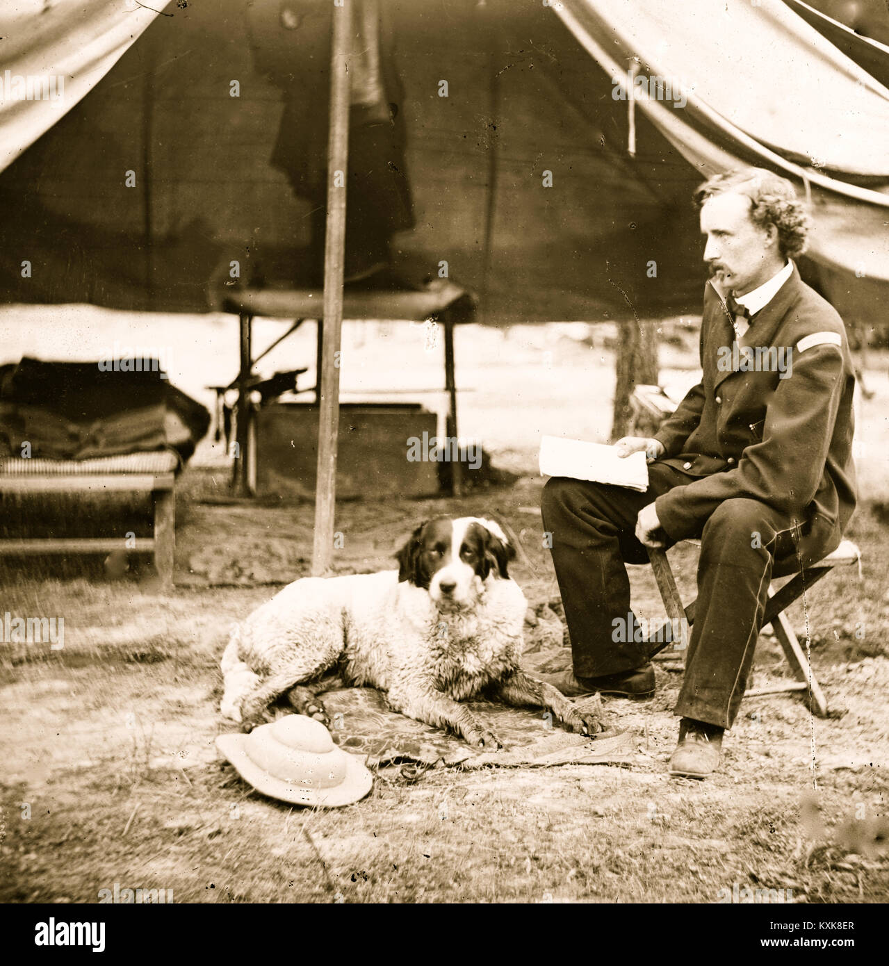 Lt. George A. Custer con il cane Foto Stock