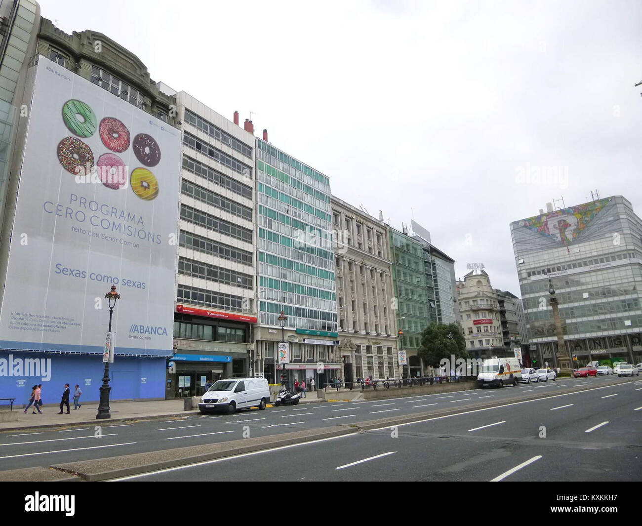 Una fotografia intitolata "A Coruña 027" che raffigura una scena di Una Coruña, Spagna, una città costiera riconosciuta per il suo patrimonio marittimo, l'architettura storica e il paesaggio urbano lungo la costa atlantica. Foto Stock