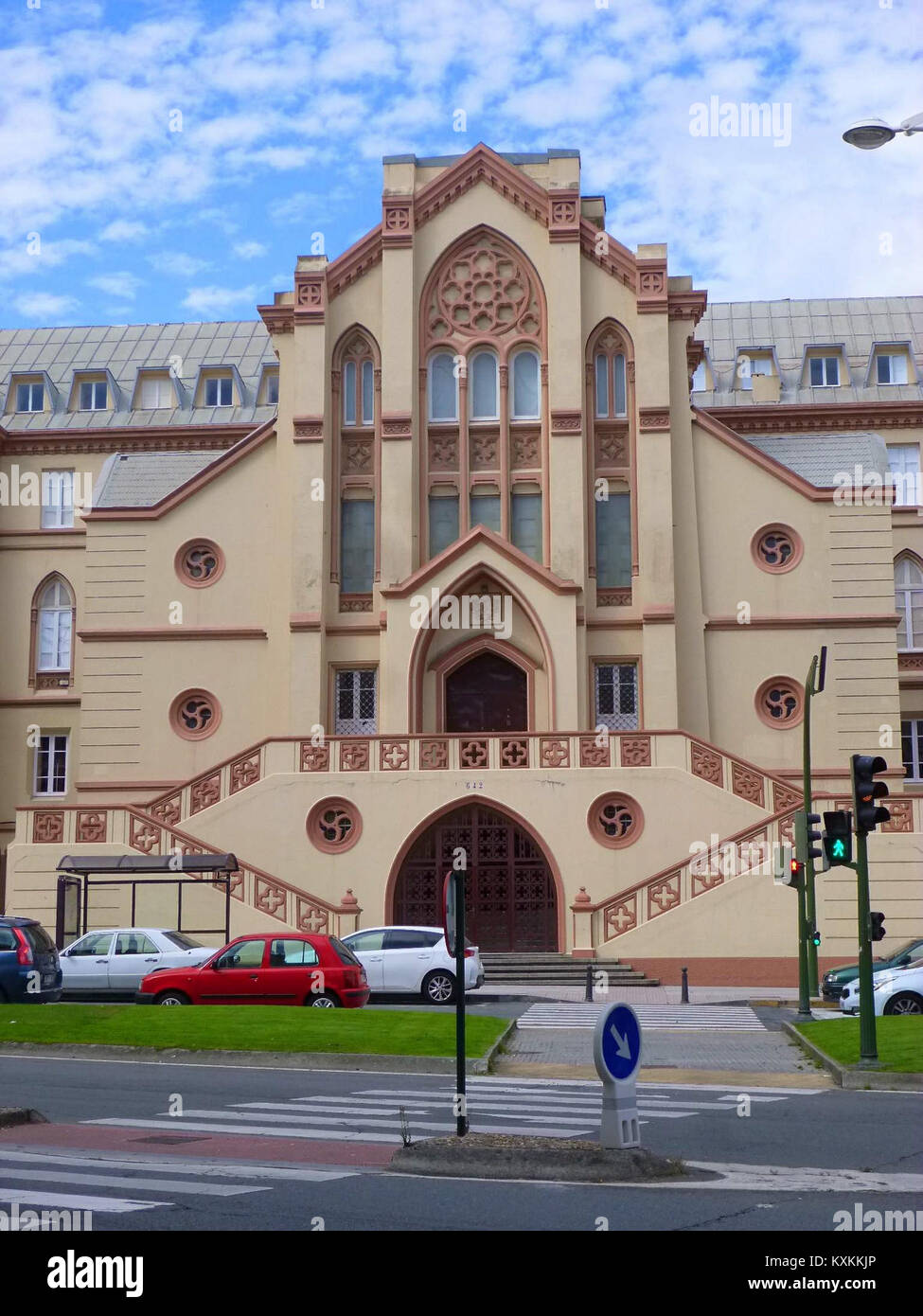 Una fotografia storica di Una Coruña, Spagna, che mostra la sua struttura urbana, gli edifici storici e il paesaggio culturale lungo la costa atlantica. Foto Stock