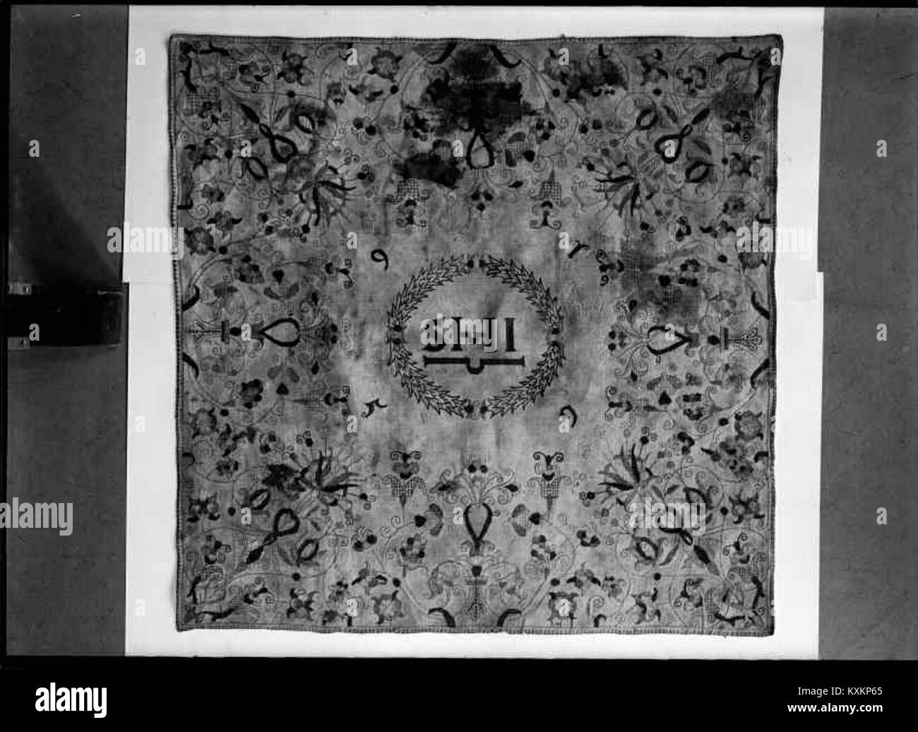 La chiesa di Bälaryd in Svezia è una chiesa parrocchiale storica, caratterizzata da elementi architettonici medievali, costruzioni in pietra e legno e significato comunitario. Foto Stock